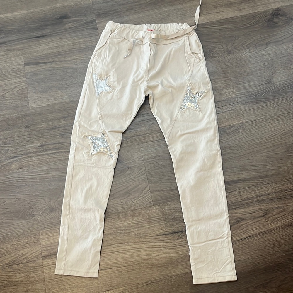 Women’s cream pants size M